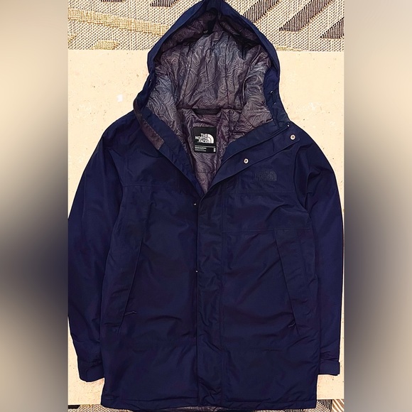 Mens North Face Winter Jacket - Picture 2 of 2